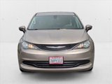 Used 2017 Chrysler Pacifica LX image 2