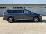 Used 2019 Chrysler Pacifica Limited image 2