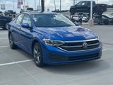 Used 2024 Volkswagen Jetta SE image 3