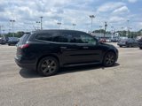 Used 2017 Chevrolet Traverse LT image 3