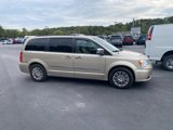Used 2015 Chrysler Town & Country Touring-L w/ Driver Convenience Group image 4