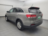 Used 2017 Kia Sorento L image 5