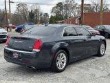 Used 2018 Chrysler 300 Touring L image 3
