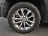 Used 2019 Jeep Cherokee Latitude w/ Popular Appearance Group image 3