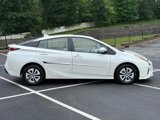 Used 2017 Toyota Prius Four image 2