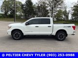 Used 2019 Nissan Titan PRO-4X w/ Pro-4x Convenience Package image 4