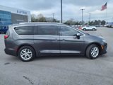 Used 2020 Chrysler Pacifica Limited image 2