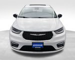 Used 2024 Chrysler Pacifica Limited image 2