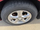 Used 2002 Ford Taurus SE image 2
