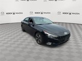 Used 2023 Hyundai Elantra SEL w/ Convenience Package image 2