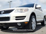 Used 2010 Volkswagen Touareg TDI image 2