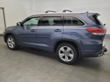 Used 2017 Toyota Highlander Limited image 3