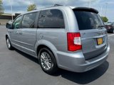 Used 2013 Chrysler Town & Country Touring-L w/ Driver Convenience Group image 5