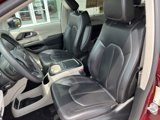 Used 2023 Chrysler Pacifica Touring-L image 4