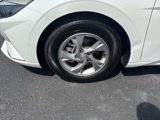 Used 2021 Hyundai Elantra SE image 2