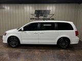 Used 2017 Dodge Grand Caravan SXT w/ Driver Convenience Group image 3