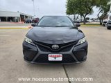 Used 2019 Toyota Camry SE image 2