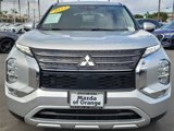 Used 2023 Mitsubishi Outlander SE image 3