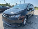 Used 2018 Chrysler Pacifica LX image 3