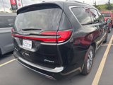 Used 2021 Chrysler Pacifica Touring-L image 2