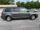 Used 2010 Volkswagen Routan SE image 4