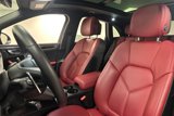 Certified 2022 Porsche Macan image 5
