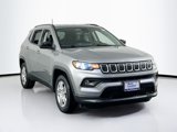 Used 2022 Jeep Compass Latitude image 3