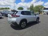 Used 2022 Nissan Rogue SV image 3