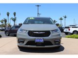 Used 2023 Chrysler Pacifica Touring-L image 2