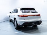 Used 2024 Porsche Macan image 3