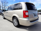 Used 2016 Chrysler Town & Country Touring-L w/ Driver Convenience Group image 4