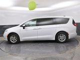 Used 2023 Chrysler Pacifica Touring-L image 5