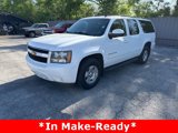 Used 2014 Chevrolet Suburban LT image 2