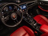 Certified 2025 Porsche Macan image 4