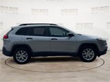 Used 2017 Jeep Cherokee Sport image 6