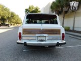 Used 1990 Jeep Grand Wagoneer image 4