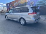 Used 2014 Toyota Sienna XLE image 3