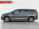 New 2025 Chrysler Pacifica Select image 2