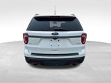 Used 2018 Ford Explorer XLT image 4