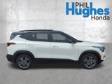 Used 2023 Kia Seltos S image 2