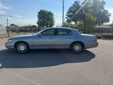 Used 2006 Lincoln Town Car Signature Limited image 2
