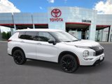 Used 2023 Mitsubishi Outlander SE image 2