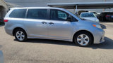 Used 2018 Toyota Sienna L image 3