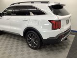 Used 2021 Kia Sorento SX Prestige image 3