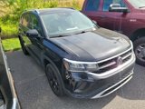 Used 2023 Volkswagen Taos SE w/ Panoramic Sunroof Package image 3