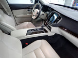 Used 2017 Volvo XC90 T6 Momentum image 5