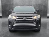 Used 2017 Toyota Highlander XLE image 2