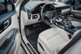 Used 2022 Porsche Cayenne Turbo image 2
