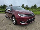 Used 2018 Chrysler Pacifica Limited image 2