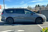 New 2025 Chrysler Pacifica Select image 3